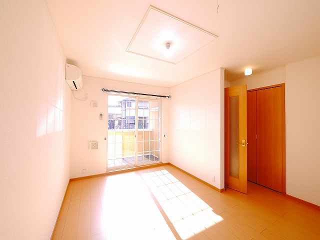 居室・リビング　居間です