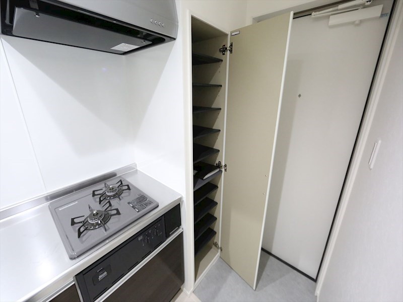 玄関　玄関　シューズボックス付（収納充実してます）