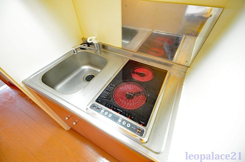 キッチン　電気コンロのキッチンになります
