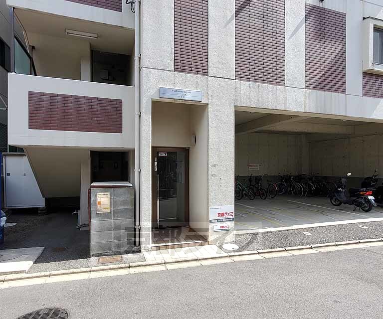 その他共有部分　建物入口です。