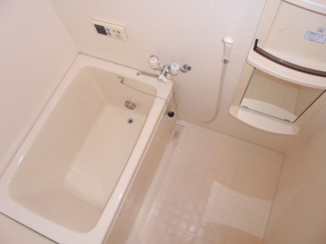 バス・シャワールーム　追い焚き機能付き