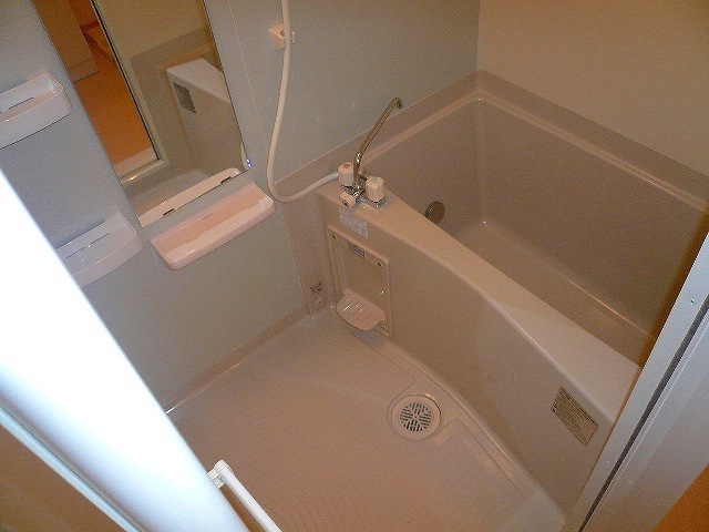 バス・シャワールーム　★お湯を溜めてゆったり疲れを癒せるバスタブ★