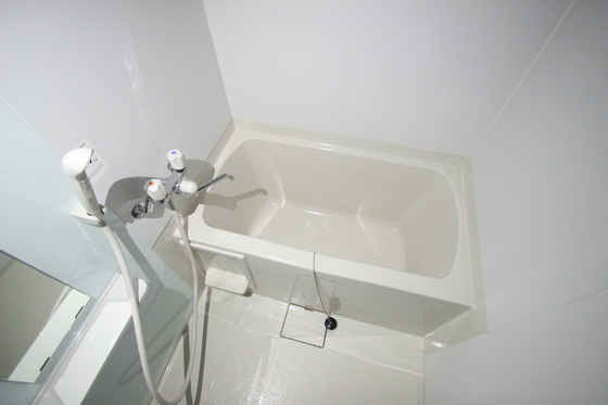 バス・シャワールーム　※別部屋の写真です