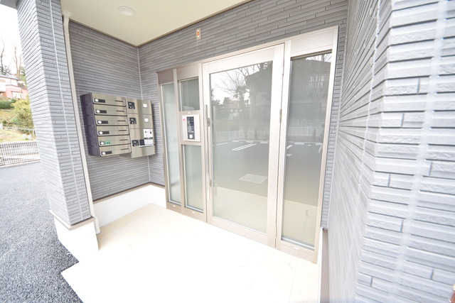 エントランス　～行ってきまーすっ～