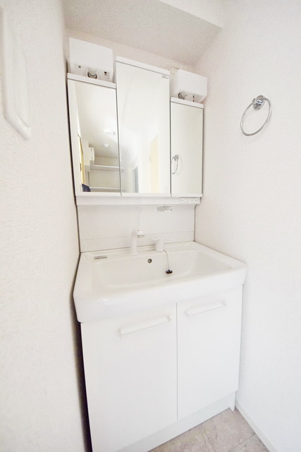 洗面設備　～身だしなみはこちら～