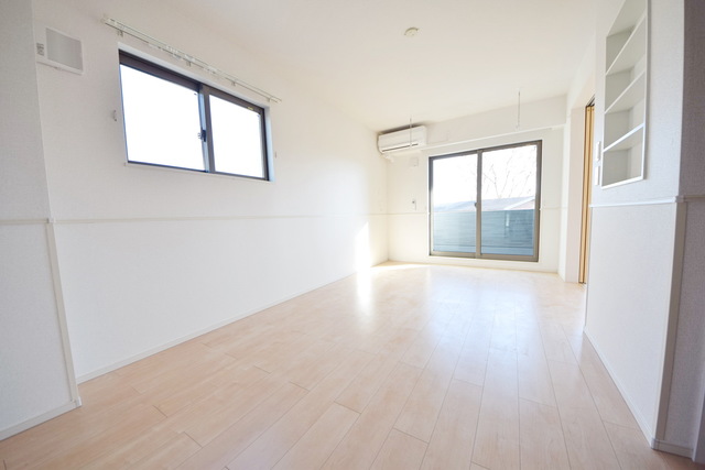 居室・リビング　～みんなご飯よ～