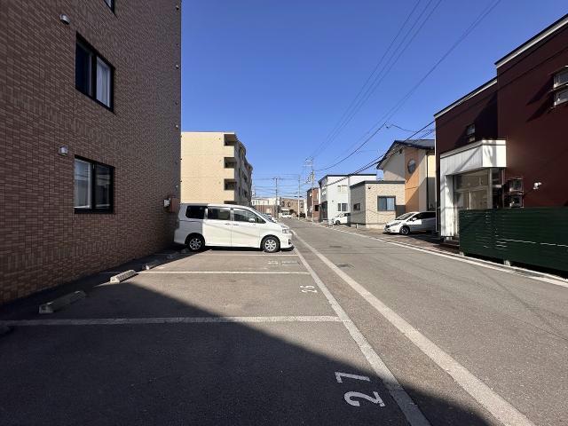 駐車場　駐車場