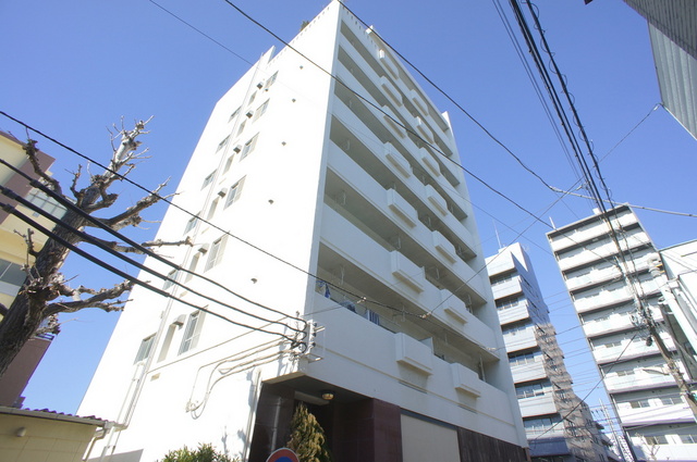 建物外観　新宿線と半蔵門線の２線利用可能な『住吉駅』まで徒歩３分です