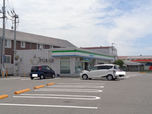 コンビニ　ファミリーマート土居インター店（コンビニ）まで100m