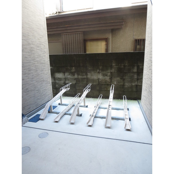 その他共有部分　駐輪場ございます