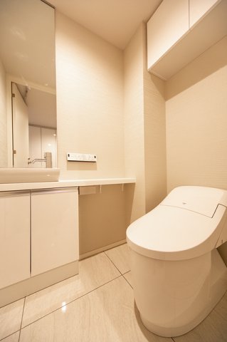 トイレ　※写真は同タイプ住戸です。