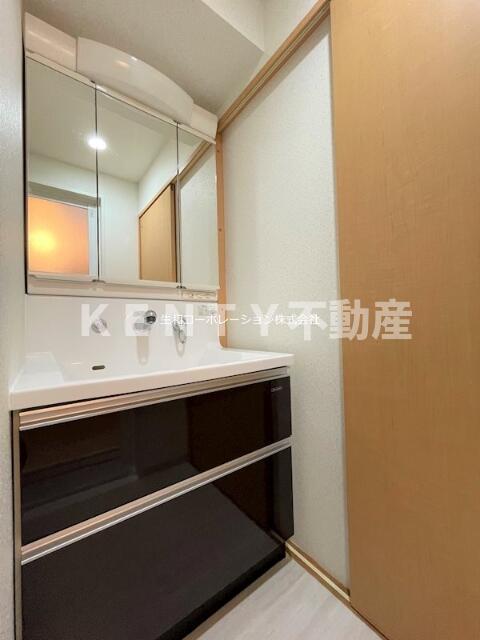 洗面設備　使いやすい洗面所です