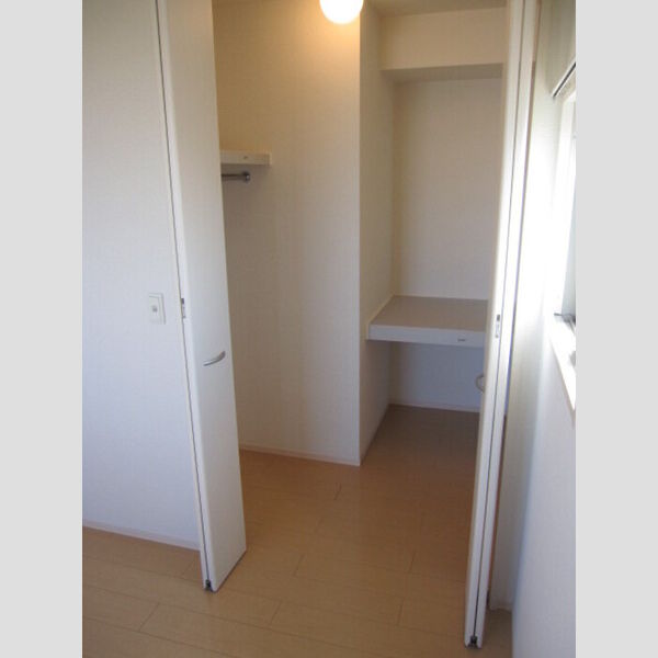 収納　ウォークインクローゼット