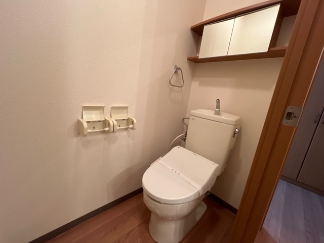 トイレ　シャワー付トイレ