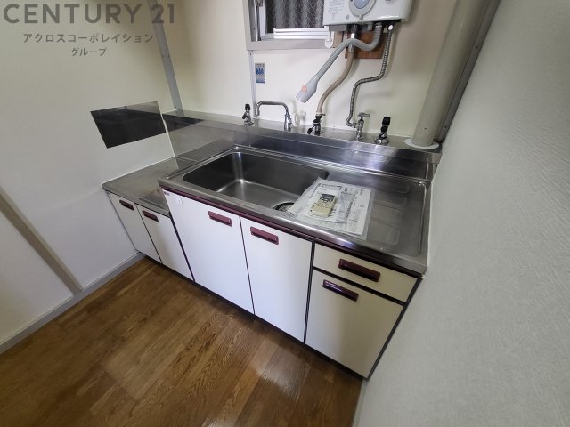 キッチン　壁付けキッチンでスペースを最大限有効活用できます！