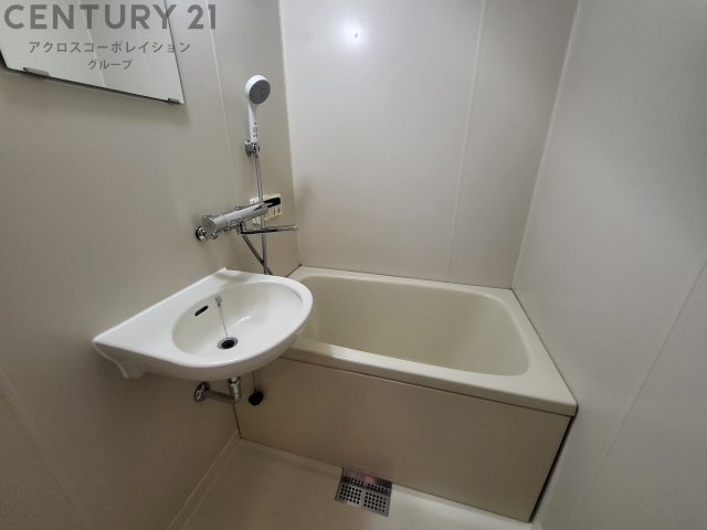 バス・シャワールーム　シンプルで機能的なユニットバスです！