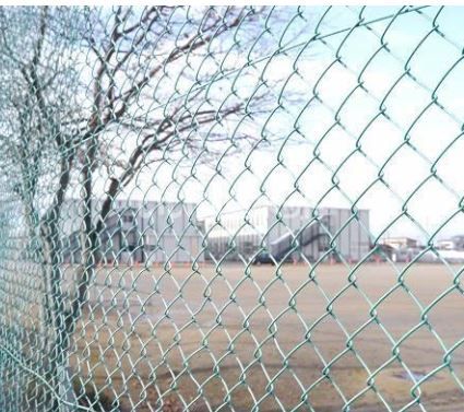 中学校　米沢第四中学校（中学校）まで723m