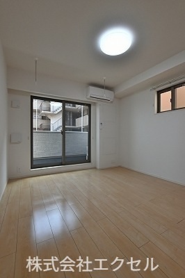 居室・リビング　明るいリビングです。