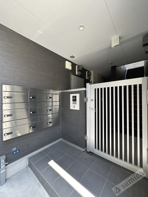 エントランス　オートロック完備で部外者はシャットアウト♪♪