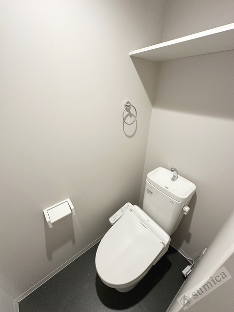 トイレ　温水洗浄便座付き