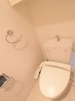 トイレ　別部屋の写真を使用しております。