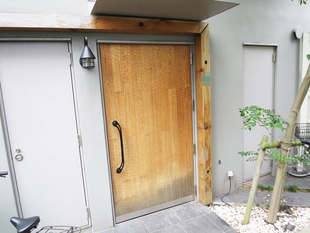 エントランス　入口はこちらです！