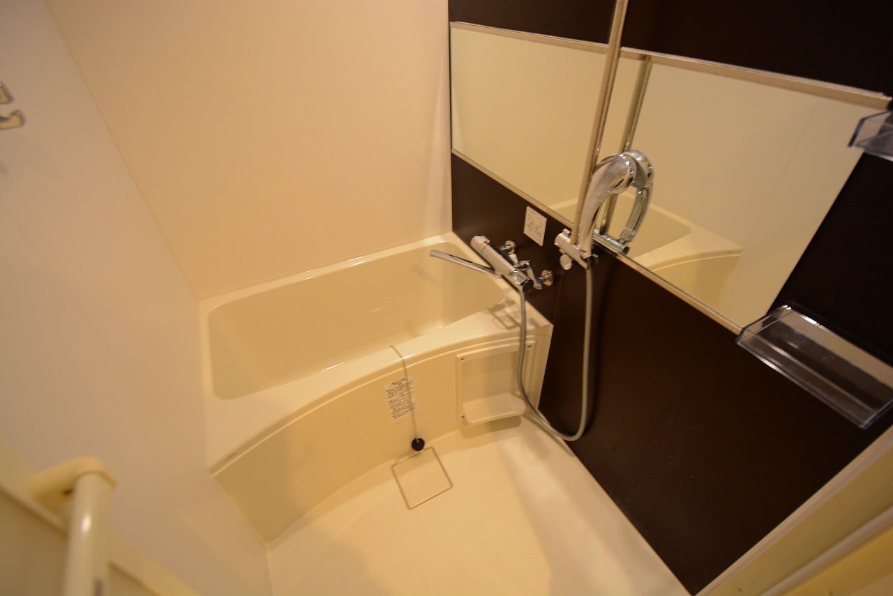 バス・シャワールーム　シンプルで機能的なユニットバスです！