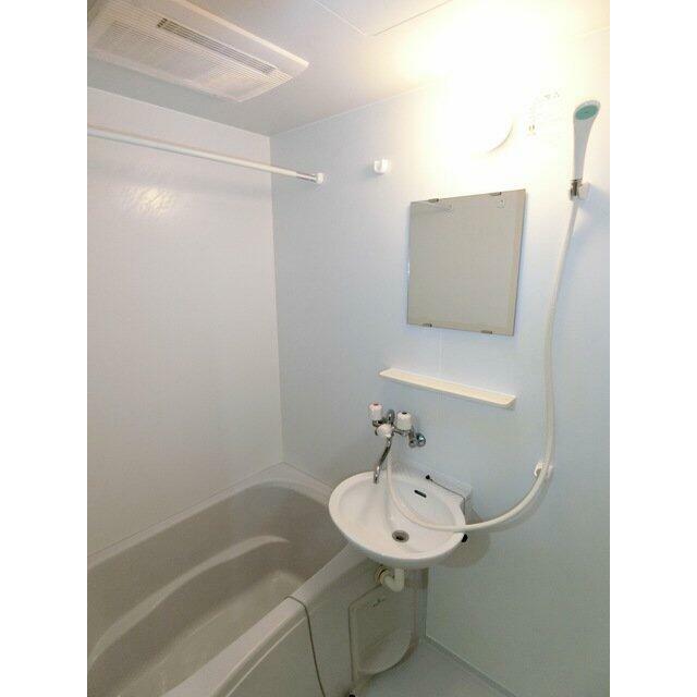 バス・シャワールーム　ゆったり過ごせるお風呂です