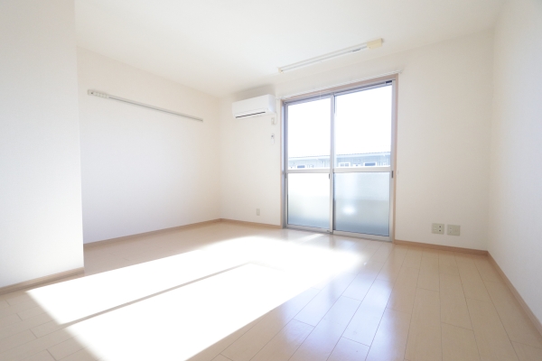 居室・リビング　日当たり良好10.5帖の居室