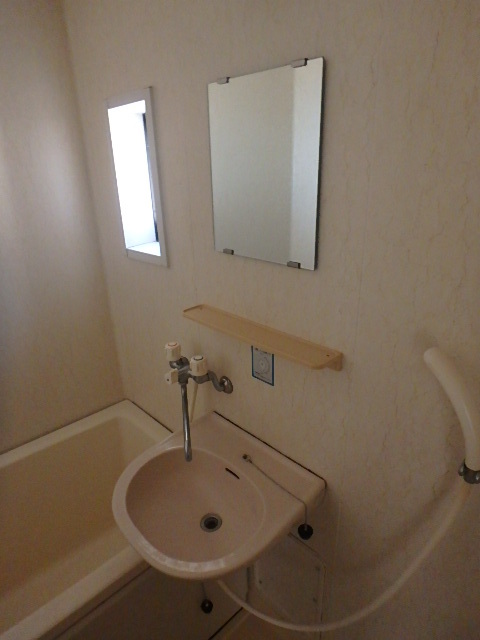 洗面設備　お掃除も楽ちんです