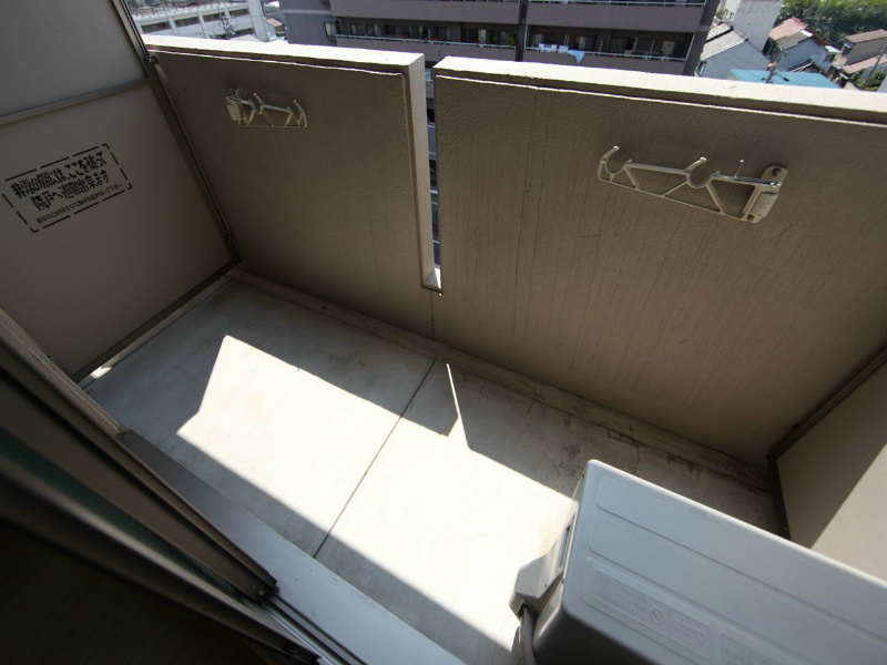 バルコニー　バルコニー　洗濯物が干せます