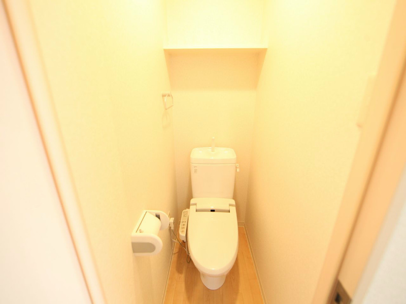 トイレ　温水洗浄暖房便座付トイレ