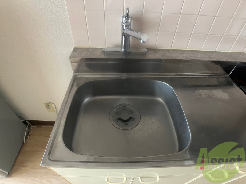 洗面設備　洗面台はありませんがこちらで洗顔などができます。