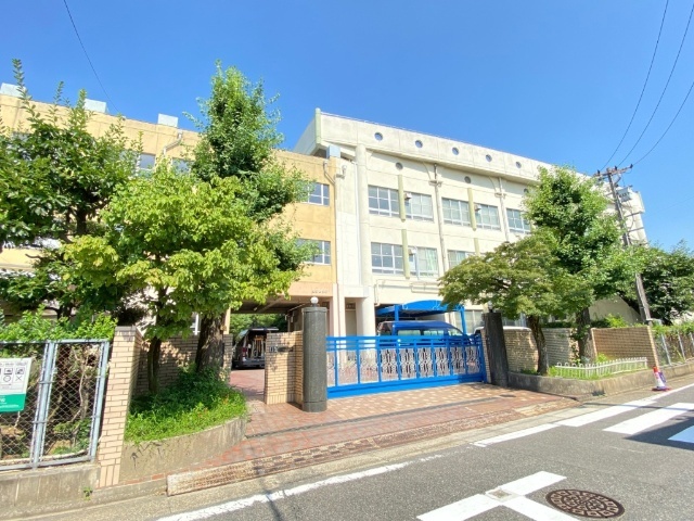小学校　名古屋市立汐路小学校（小学校）まで1089m