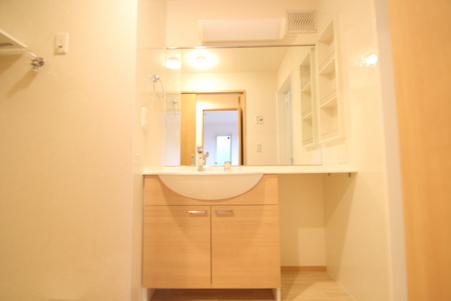 洗面設備　部屋参考写真です