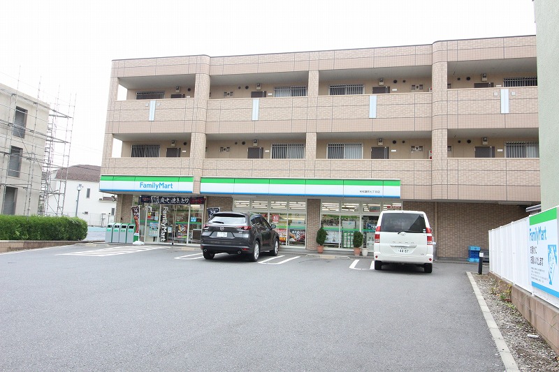 コンビニ　ファミリーマート 柏松葉町七丁目店（コンビニ）まで268m
