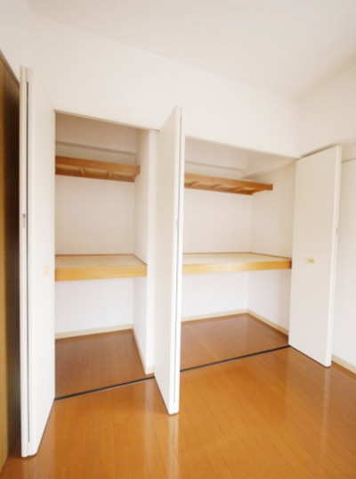 収納　【南向き角部屋で陽当たり良好♪】