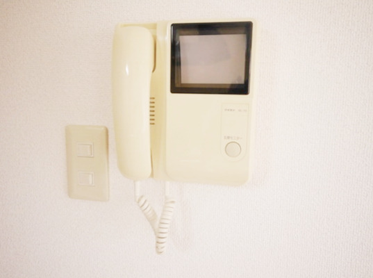 セキュリティ　【南向き角部屋で陽当たり良好♪】