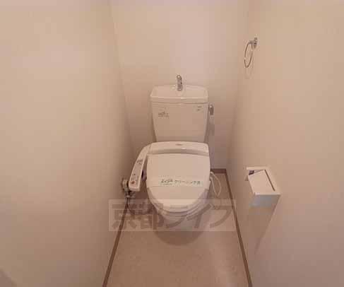 トイレ　ウォシュレット付きのトイレです。