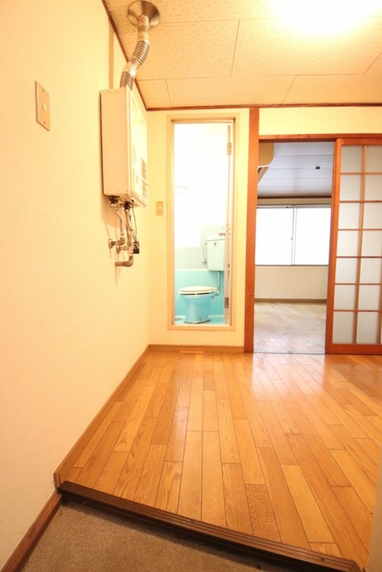 玄関　同物件の別部屋です。現状優先