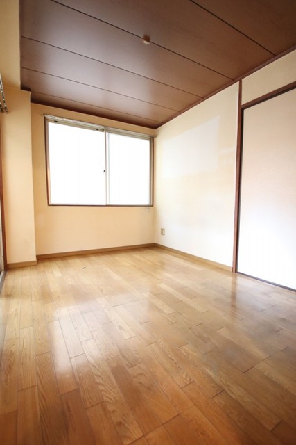 居室・リビング　同物件の別部屋です。現状優先