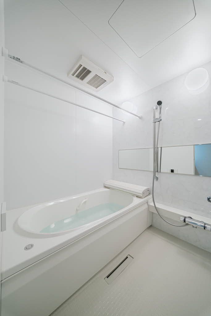 バス・シャワールーム　バスルーム