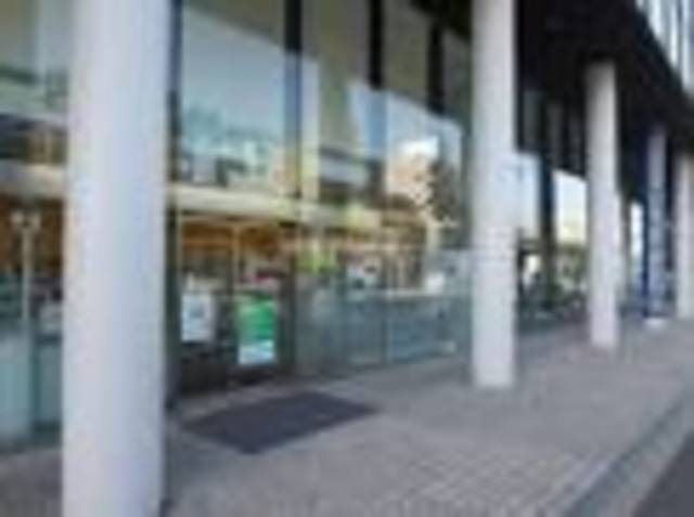 コンビニ　ファミリーマート南麻布三丁目店（コンビニ）まで337m