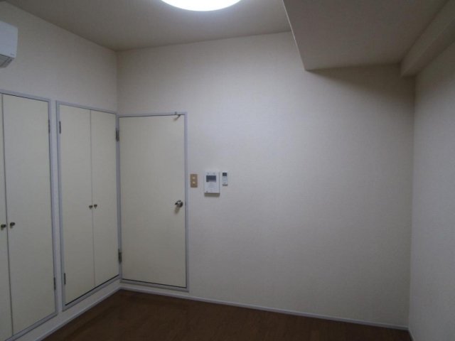 居室・リビング　広々とした洋室です