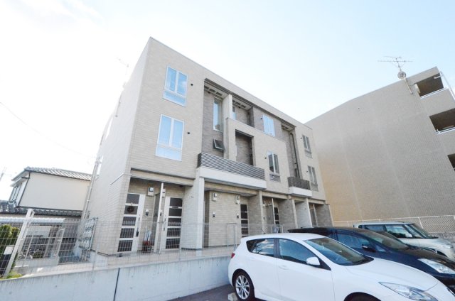 建物外観　TV付きインターホンついてます♪