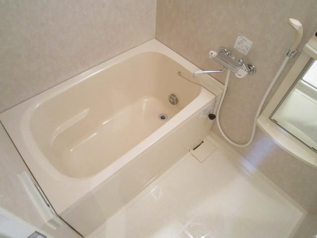 バス・シャワールーム　追い炊き完備