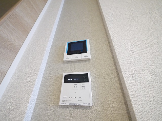セキュリティ　お顔が見えるモニター付きインターホンもございます。