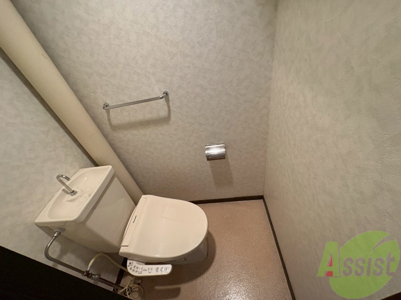 トイレ　ウォシュレットが付いてるのは嬉しいですね。