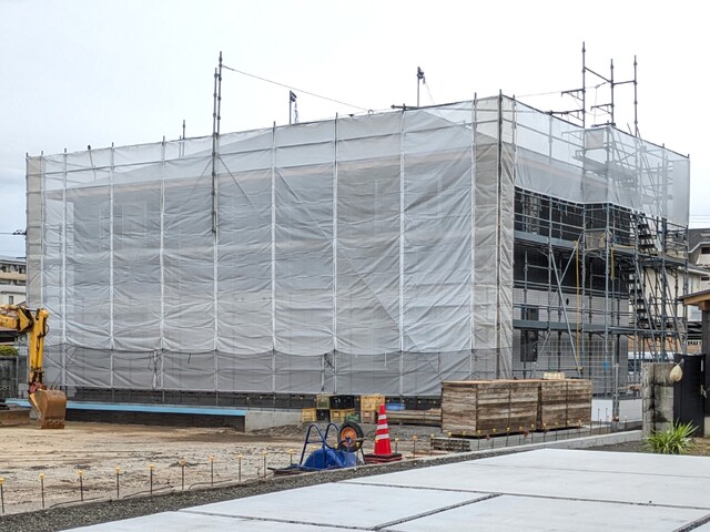 建物外観　建築中