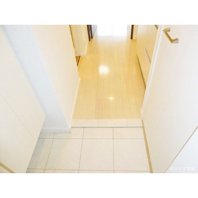 玄関　物件画像